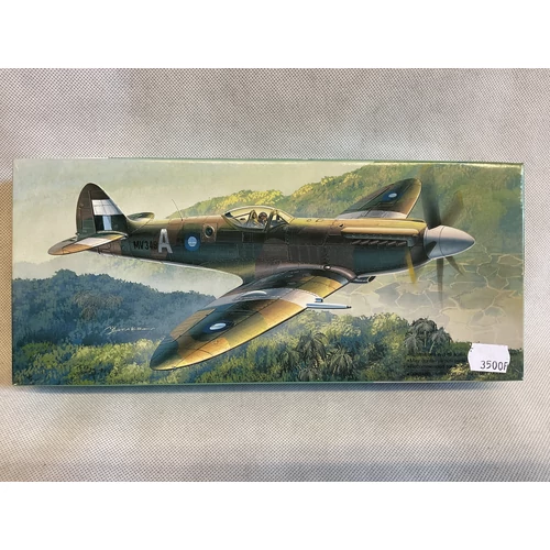 Spitfire F.R.Mk.XIVe 1:72