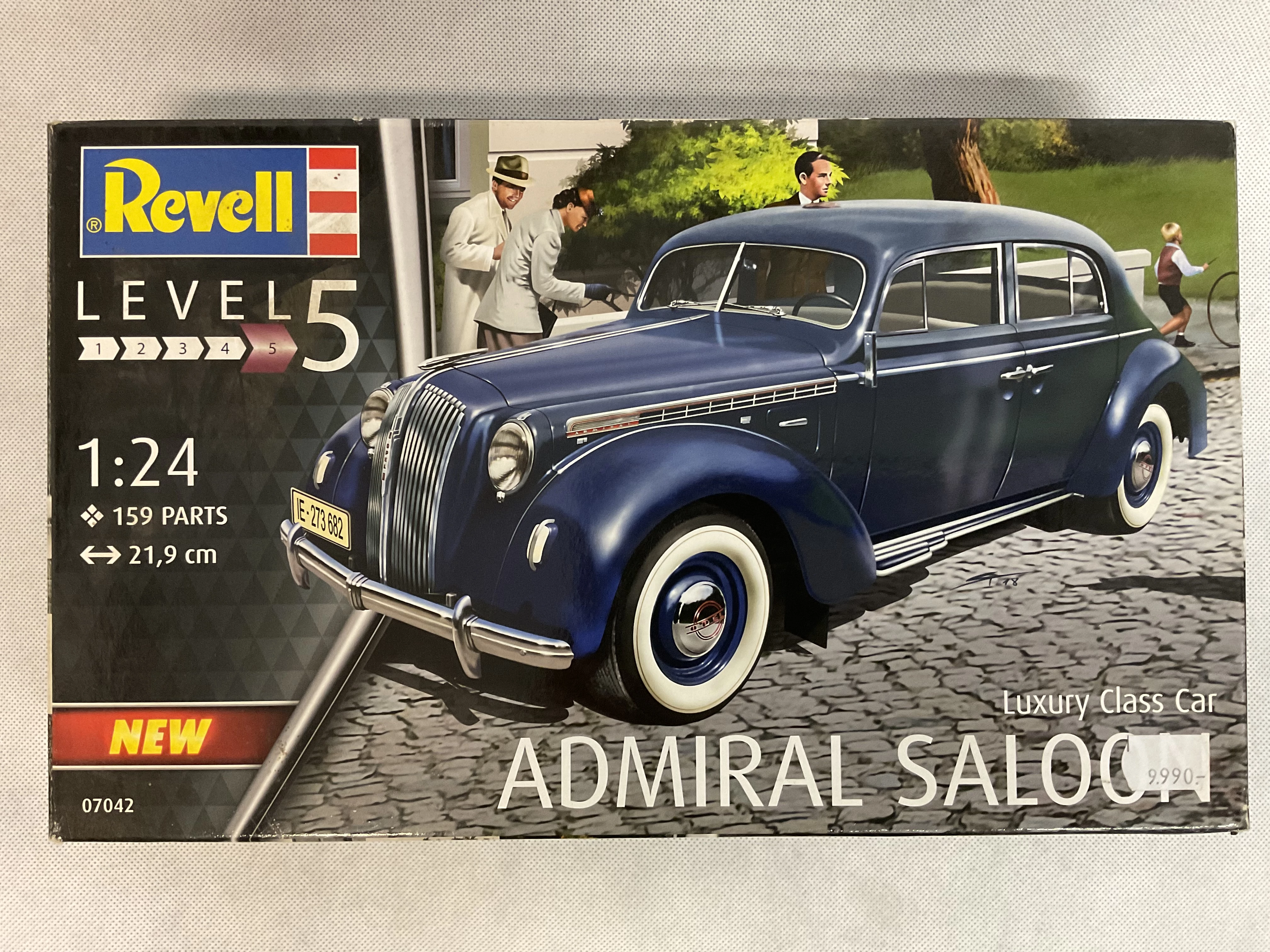 Luxury Class Car ADMIRAL SALOON