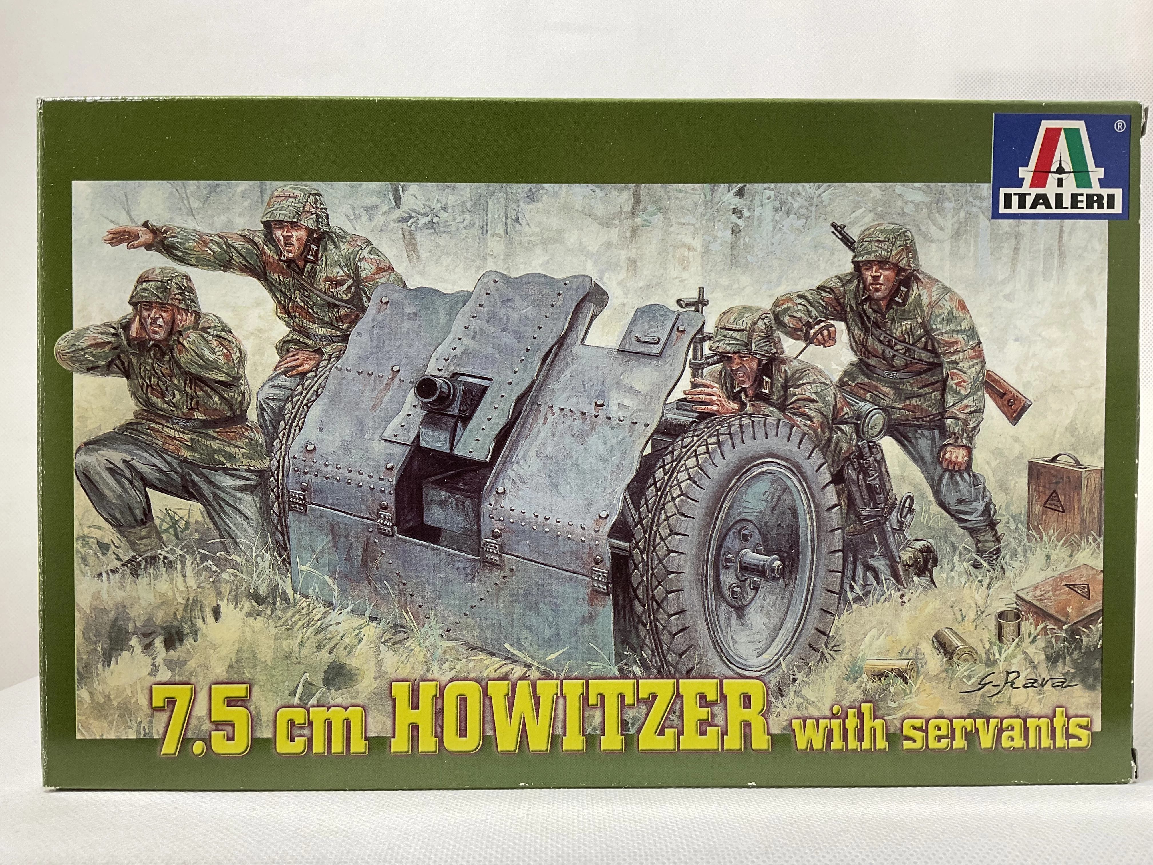Italeri 7.5cm Howitzer Servants only (Howitzer missing) 1/35
